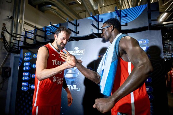 中国十大股票配资公司 申京的绝佳搭档！也许火箭应该认真考虑签下土耳其中锋的可能性？